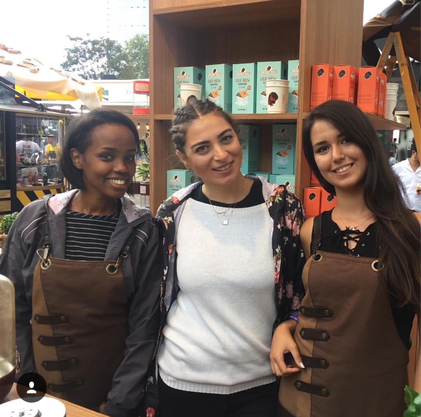 Apron for Women and Men Waterproof Canvas Extra Pocket for Chef Barista Gardening BBQ Grilling Crossback Unisex