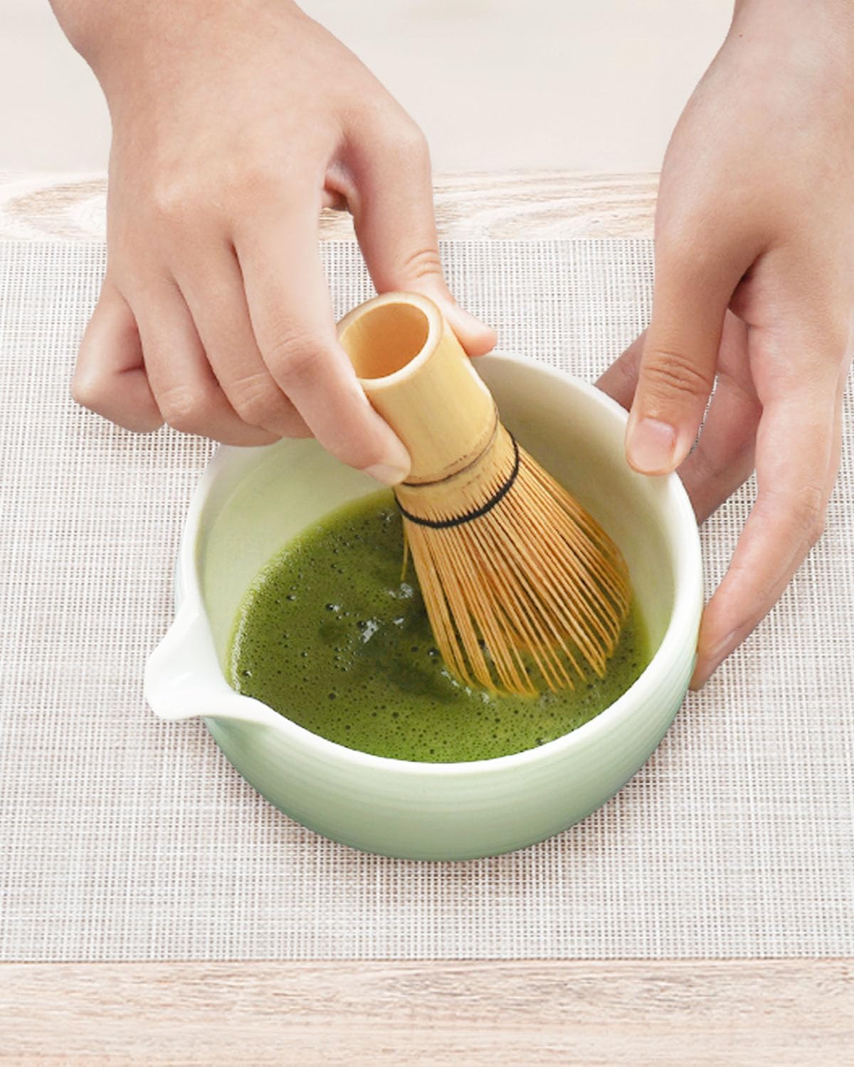 Traditional Matcha Bowl with Spout, Ceramic Matcha Tea Bowl (Chawan), Matcha Mixing Bowl for Whisking Matcha, Light Green (18 Ounce)