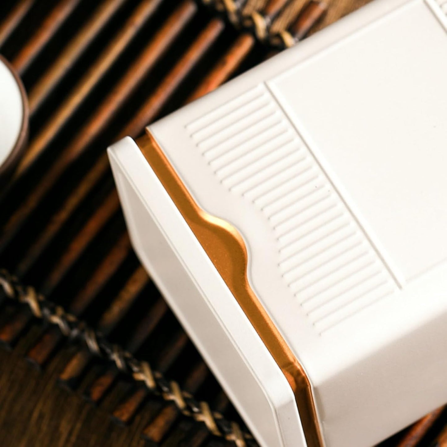 HAN SHENG Square Airtight Tea Tins - White, Food Storage Containers for Loose Tea, Coffee, Spices (5.9"x3.4"x2.8")