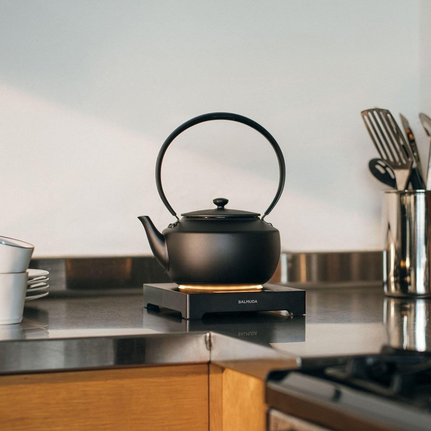 BALMUDA MoonKettle | Electric Kettle with Temp Control (122°F - 212°F) | HOLD & Keep Warm | 900ml (30 fl oz) | Soothing Ambient Light & Sound | Precision Pour Spout | Black