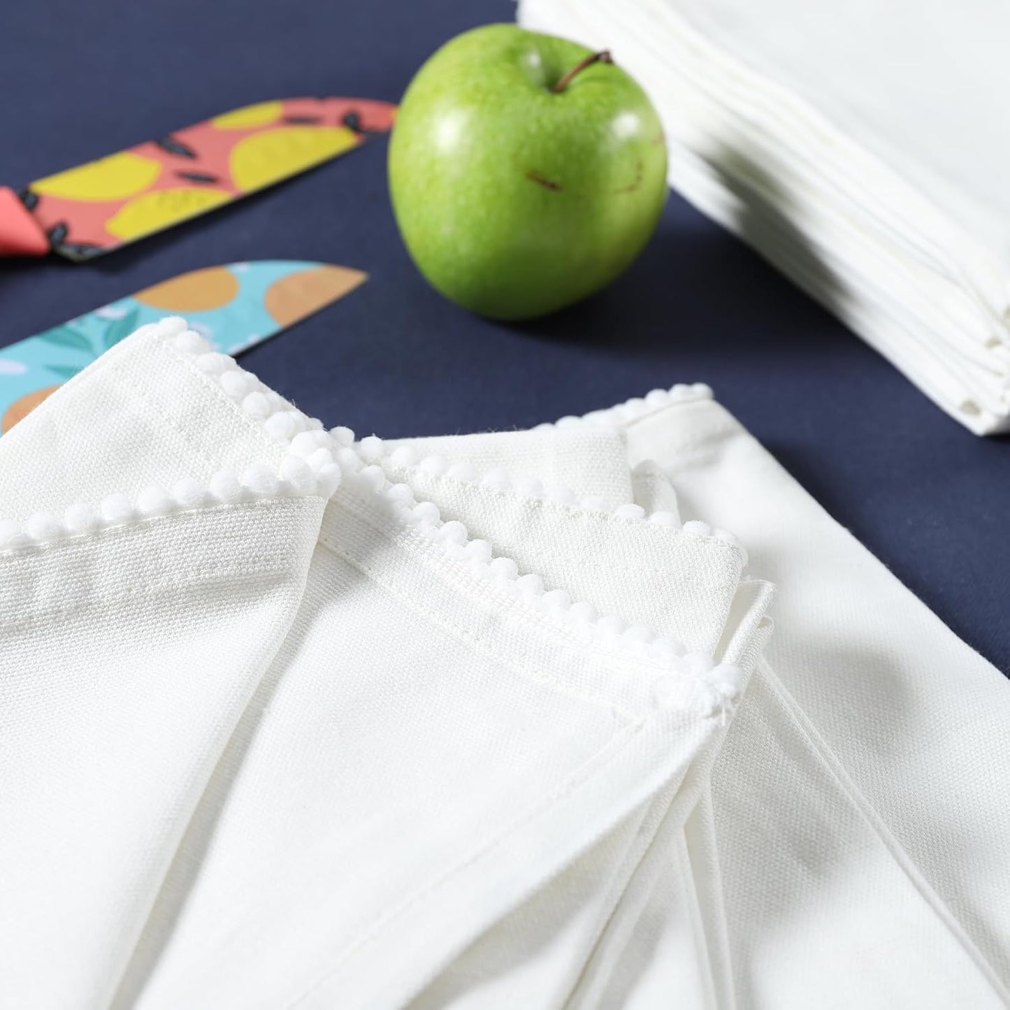 TARAN LIVING Kitchen Towels 100% Cotton Solid Kitchen Dish Cloths Decor Hand Towel Reusuable Dish Towel for Cleaning & Drying Tea Towels Set with Hanging Loop - 18"x 28" - White, Pack of 12