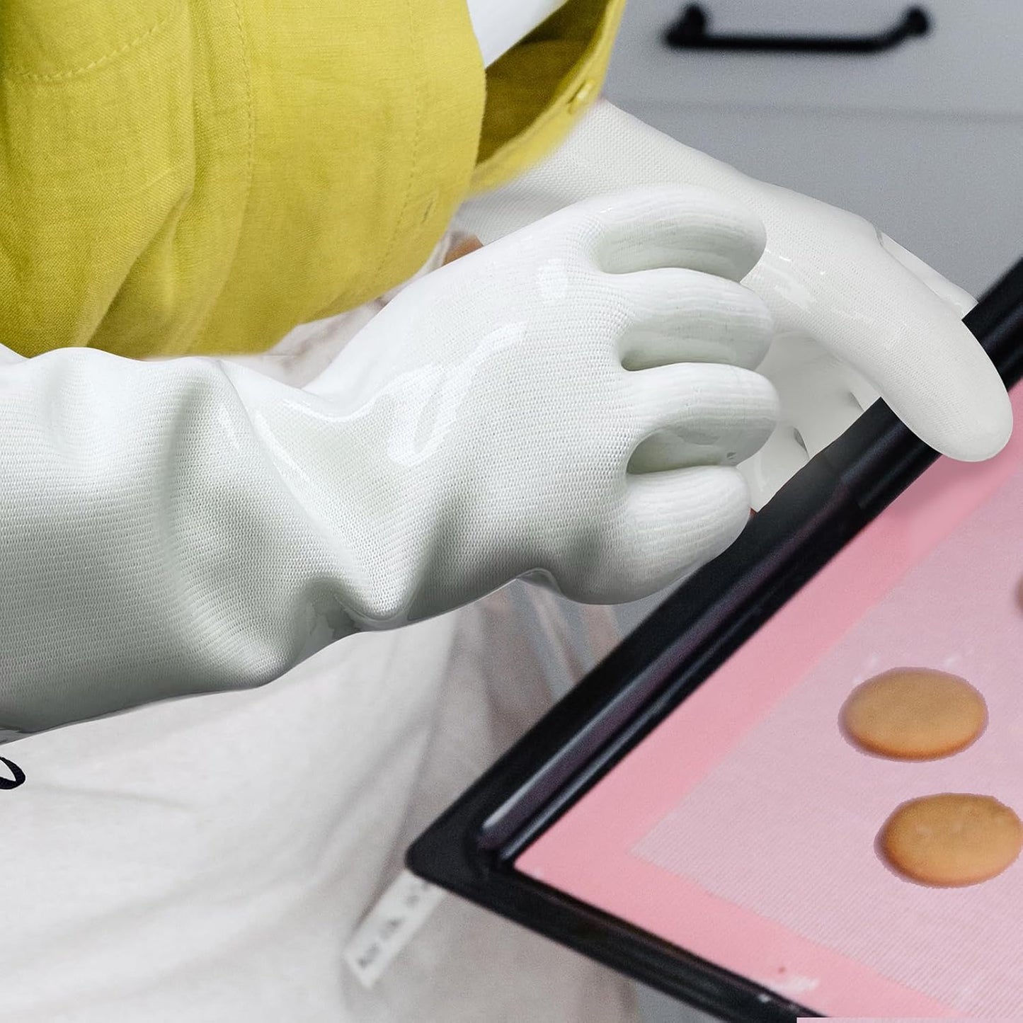 Heat Resistant Oven Gloves for Kitchen Baking Food Contact Grilling Gloves White, Small