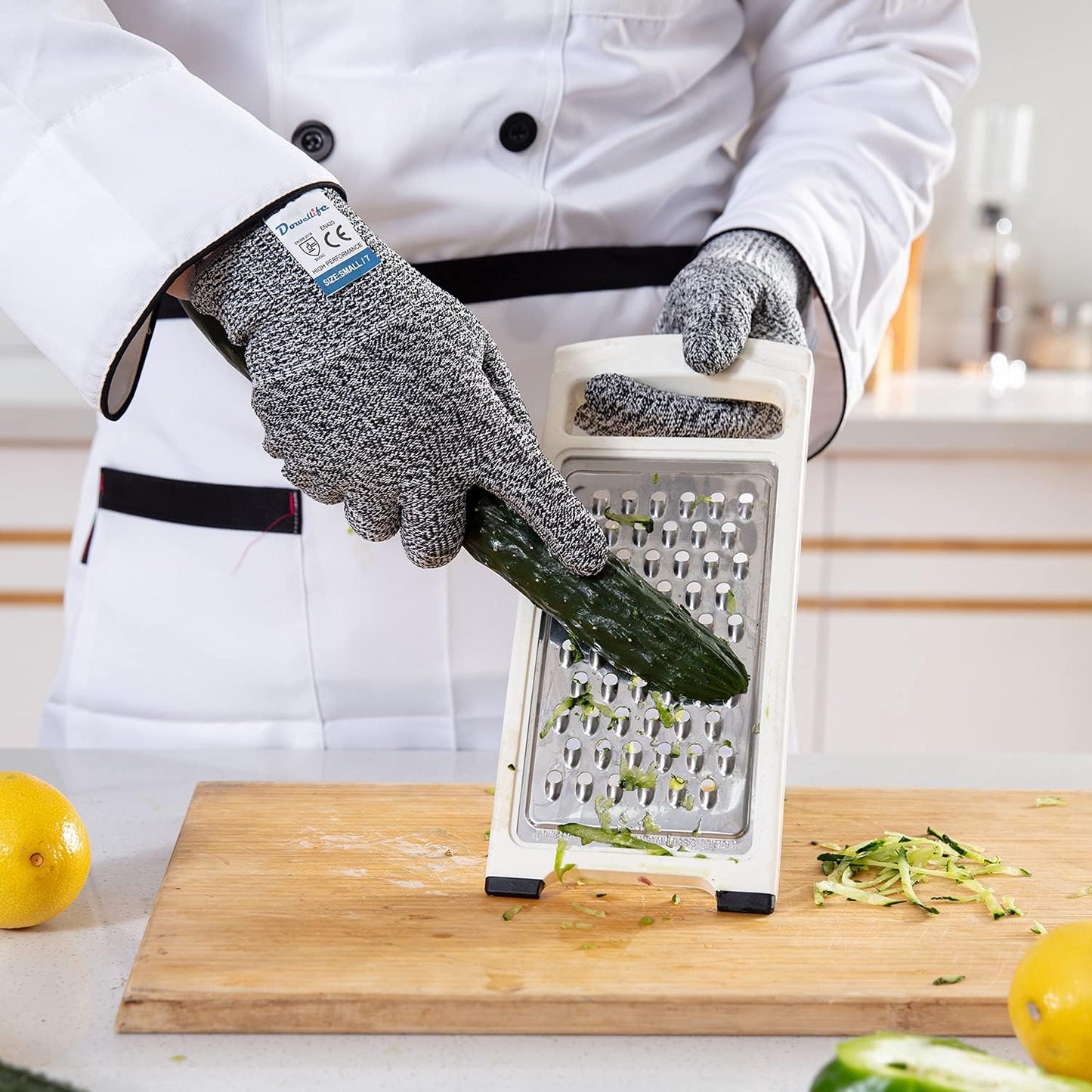 Dowellife 3 Pairs Cut Resistant Gloves Food Grade Level 5 Protection, Safety Kitchen Cuts Gloves for Mandolin Slicing, Fish Fillet, Oyster Shucking, Meat Cutting and Wood Carving (Black Gray, Small)