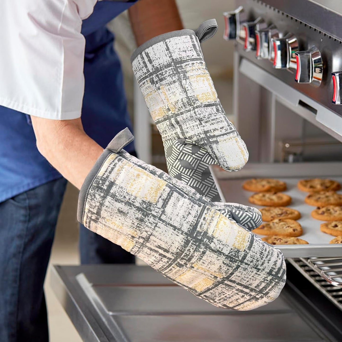 Thumb Oven Mitts, Heat and Slip Resistant Silicone Kitchen Mittens 2-Pack Set, Vintage Plaid Soft Long Oven Gloves, Flexible Thick Potholders for Safe Baking Cooking and Grilling (Vintage Grey)