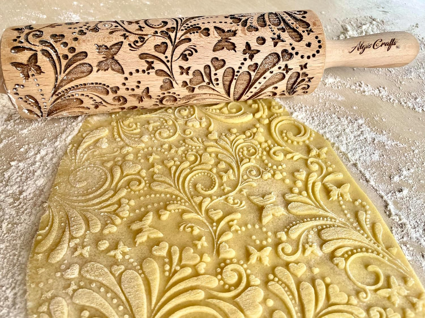 ROLLING PIN SPRING WOODDEN EMBOSSING ROLLING PIN with BUTTERFLIES and FLOWERS EMBOSSED COOKIES GIFT FOR MOTHER FRIEND